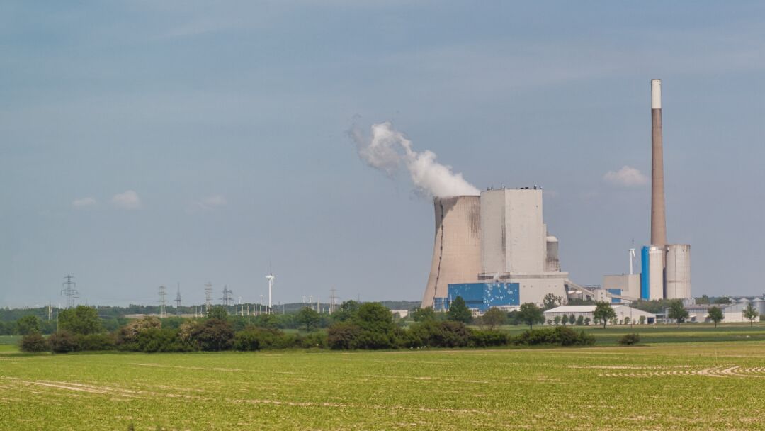 Sprengung Kühlturm Mehrum
